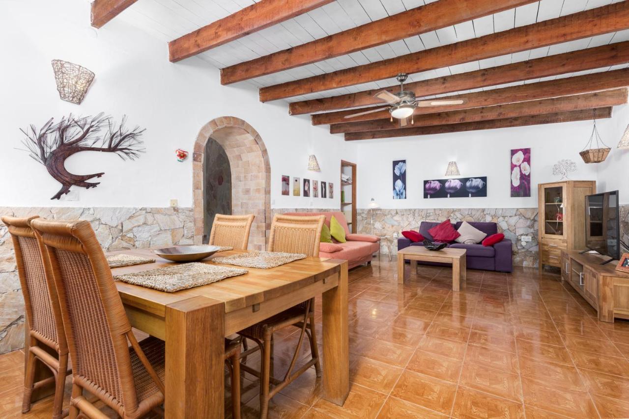 Home2Book Quiet Villa With Private Pool Triquivijate Exterior foto