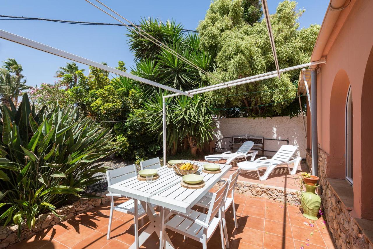 Home2Book Quiet Villa With Private Pool Triquivijate Exterior foto
